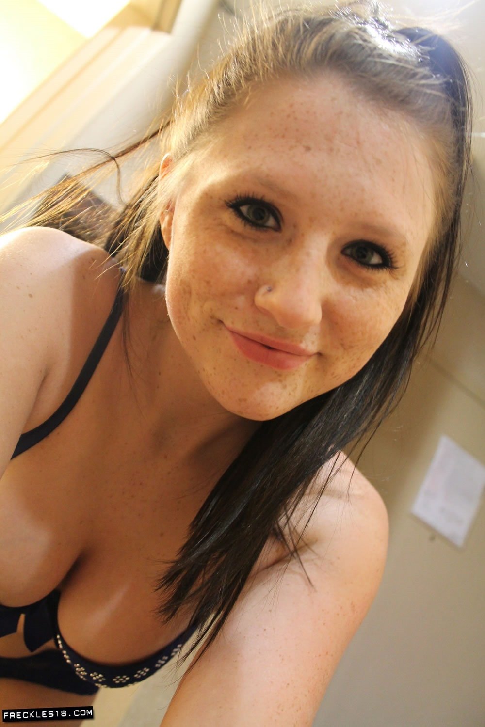 Freckles18 Hot Mirror Selfie Fine Hotties Hot Naked Girls Celebrities And Hd Porn Videos